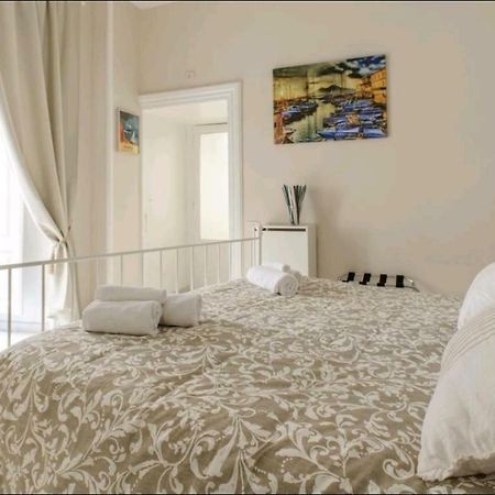 Borgo Santa Lucia Apartment Napoli Bagian luar foto