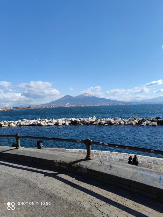 Borgo Santa Lucia Apartment Napoli Bagian luar foto