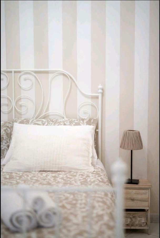 Borgo Santa Lucia Apartment Napoli Bagian luar foto