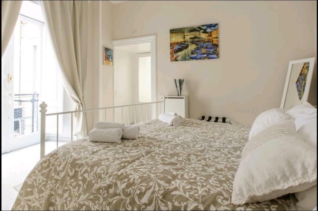 Borgo Santa Lucia Apartment Napoli Bagian luar foto