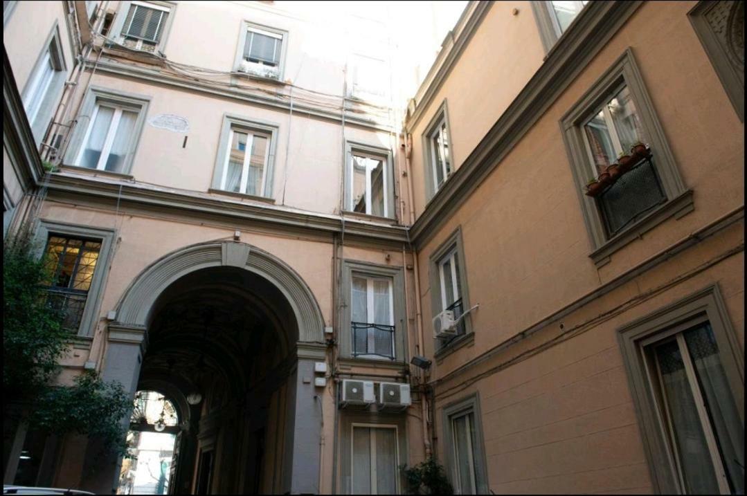 Borgo Santa Lucia Apartment Napoli Bagian luar foto